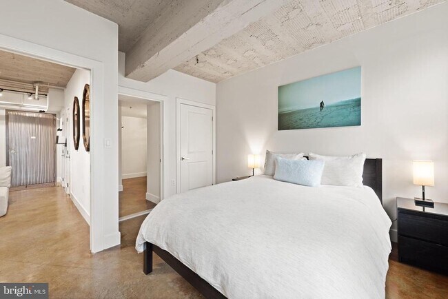 Building Photo - 916 G St NW