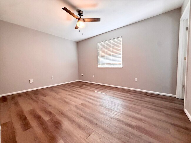 Building Photo - ***2607 Walker St***