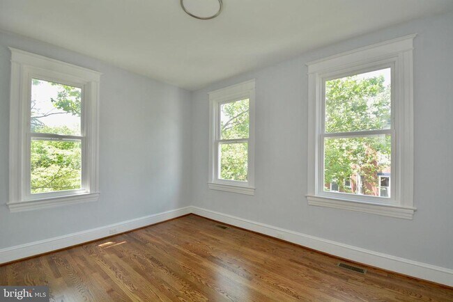 Building Photo - 1724 2nd St NW