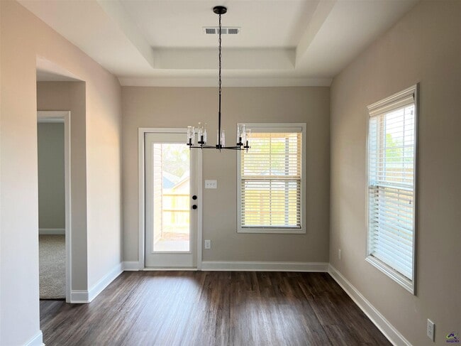 Building Photo - 202 Red Tail Cir