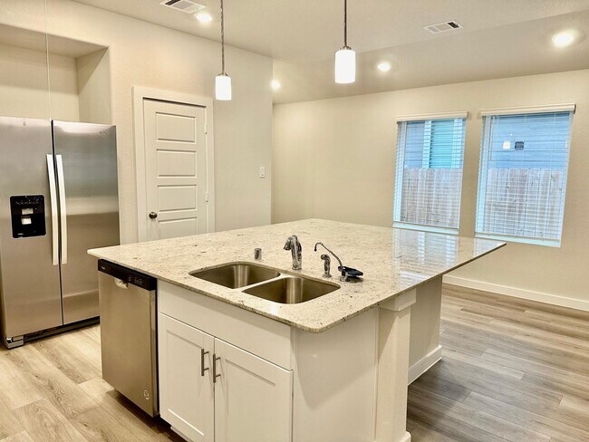 Building Photo - 1729 Succotash Oak Ct