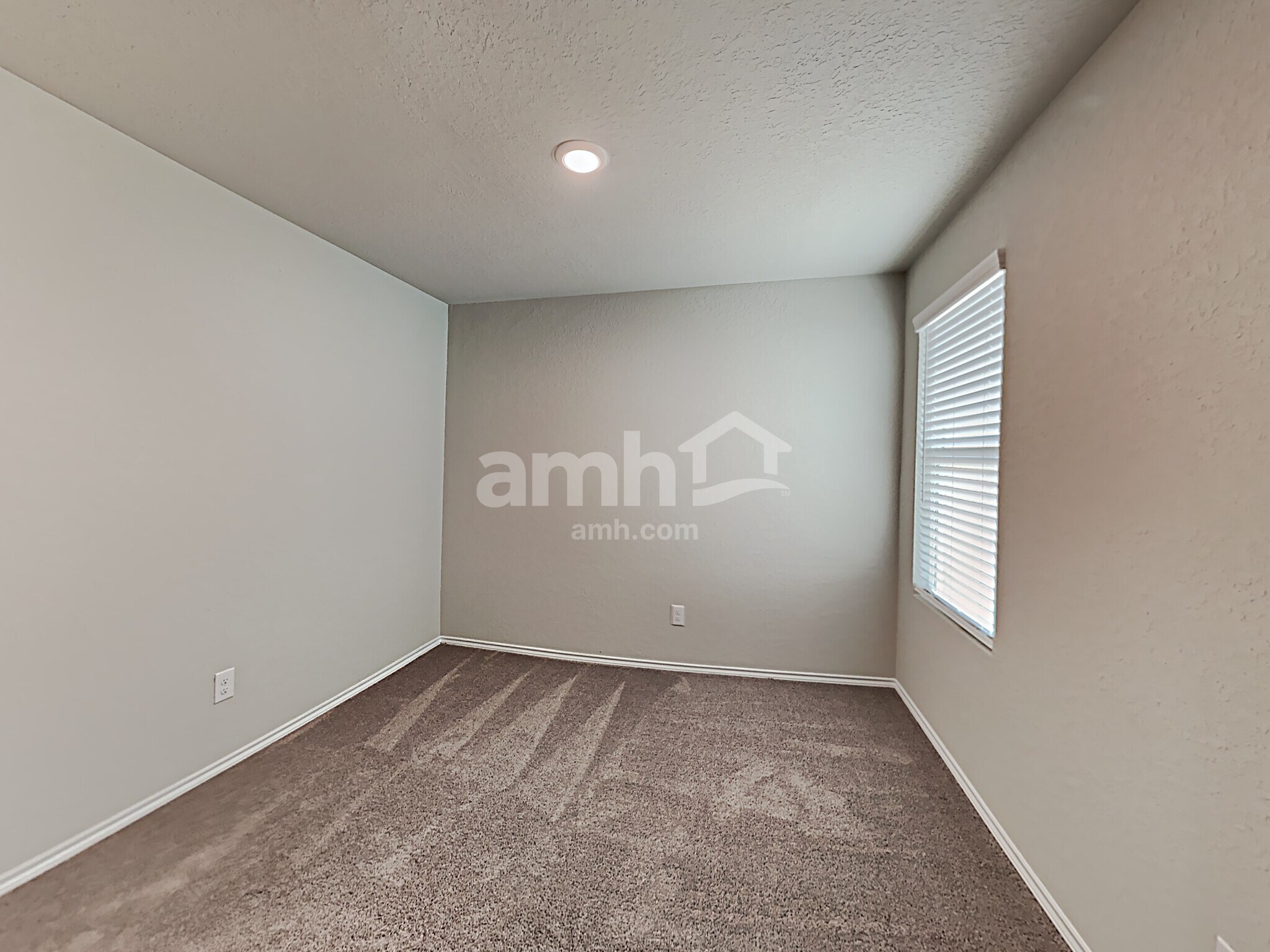 Building Photo - 10603 Varmus Dr