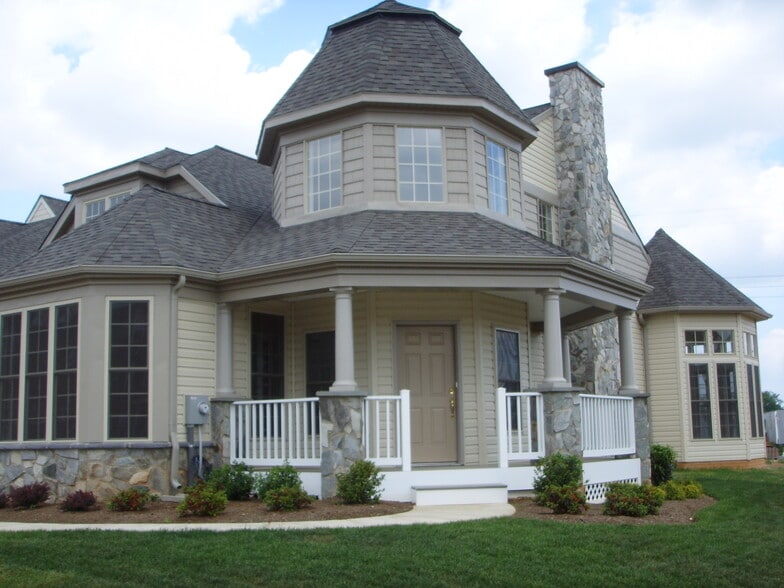 Building Photo - 3017 Sanctuary Ln