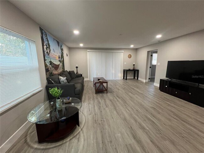 Building Photo - 10341 Kumquat Ln