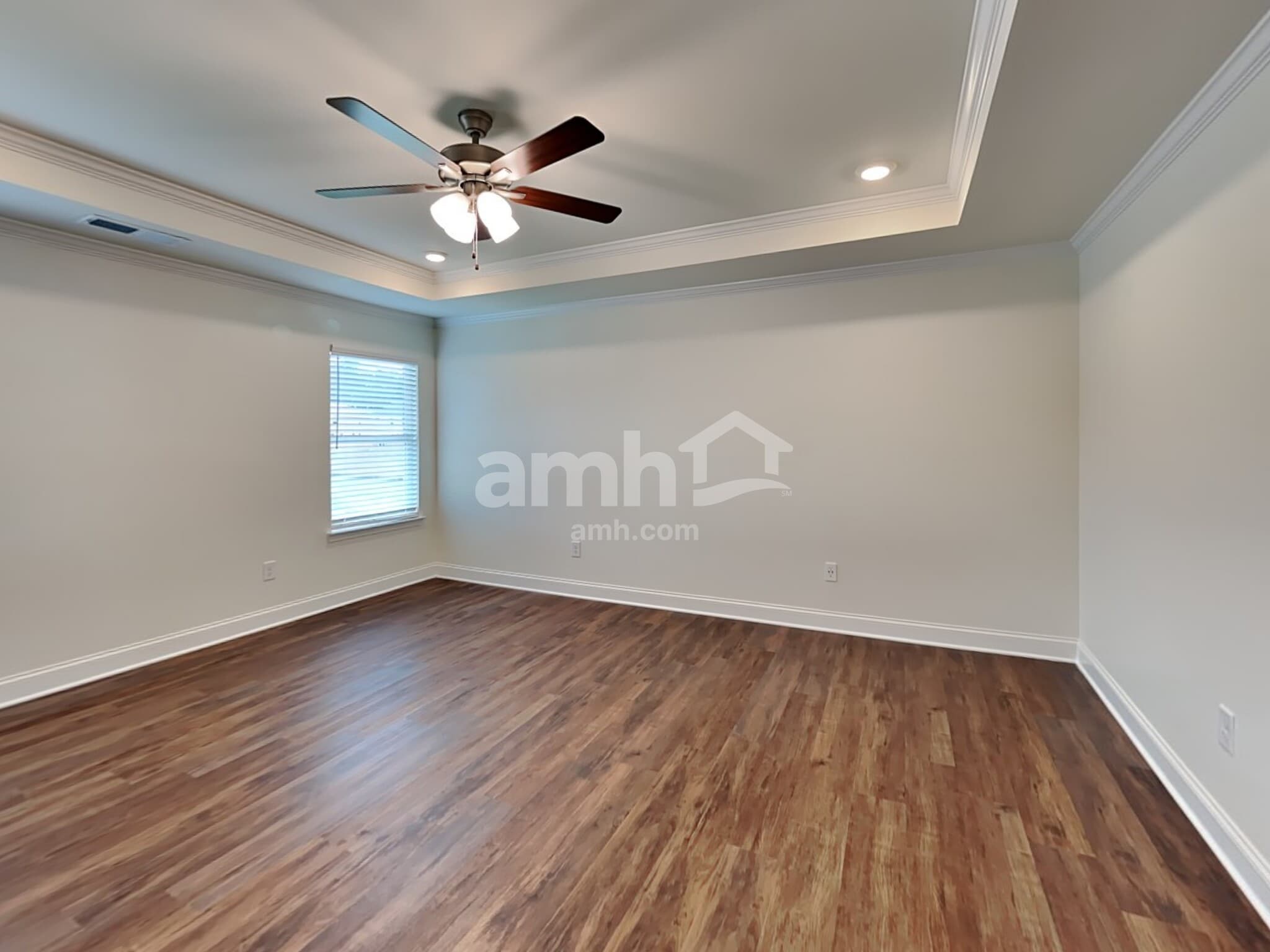 Building Photo - 868 Carnaby Ln