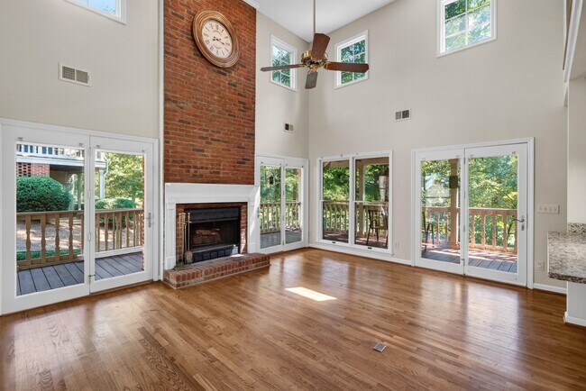 Building Photo - 1050 Cupp Ln