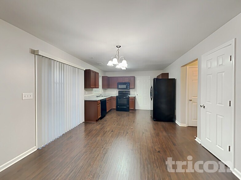 Building Photo - 310 Winding Canyon Dr