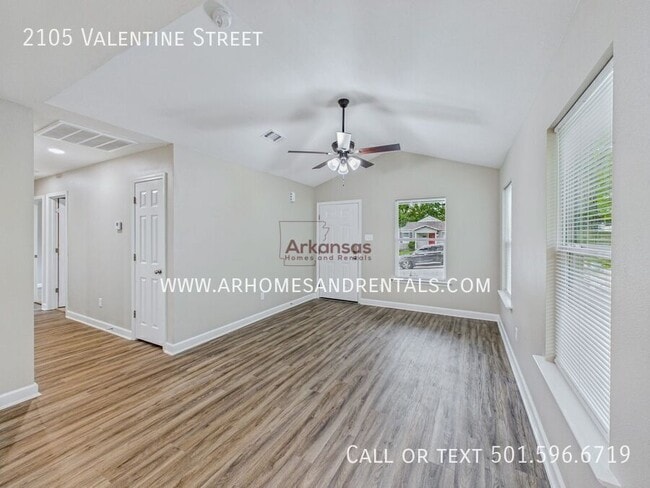 Building Photo - 2105 S Valentine St