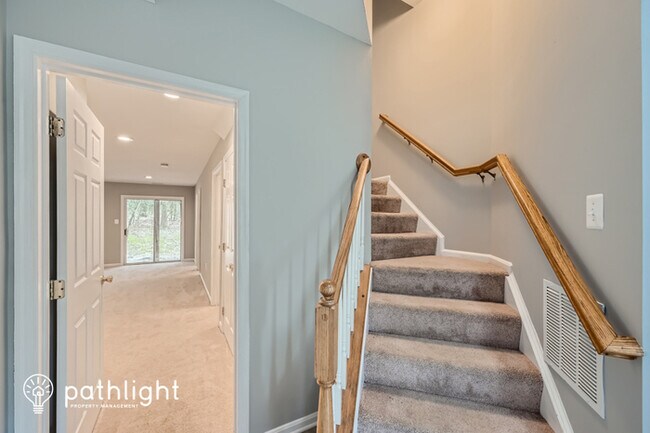 Building Photo - 8007 Apple Valley Drive