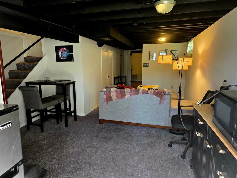 Building Photo - 1536 Arling Ave