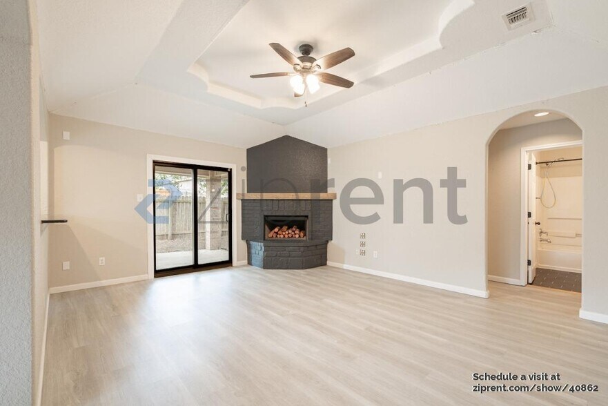 Building Photo - 6706 Raintree Pl