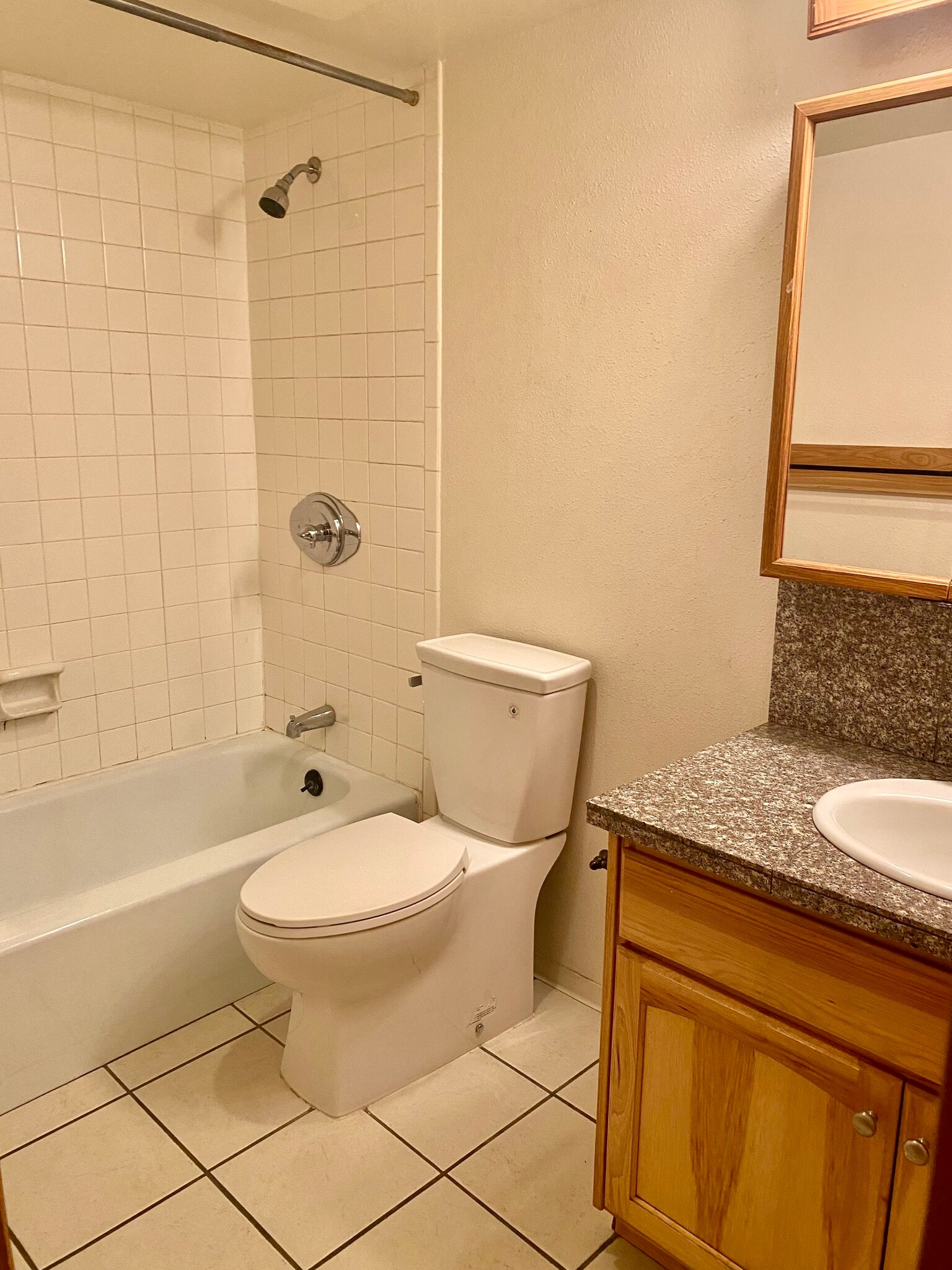 full bathroom - 805 29th St