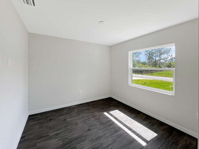 Building Photo - Move-In Special! Half Month FREE – APPLY b...