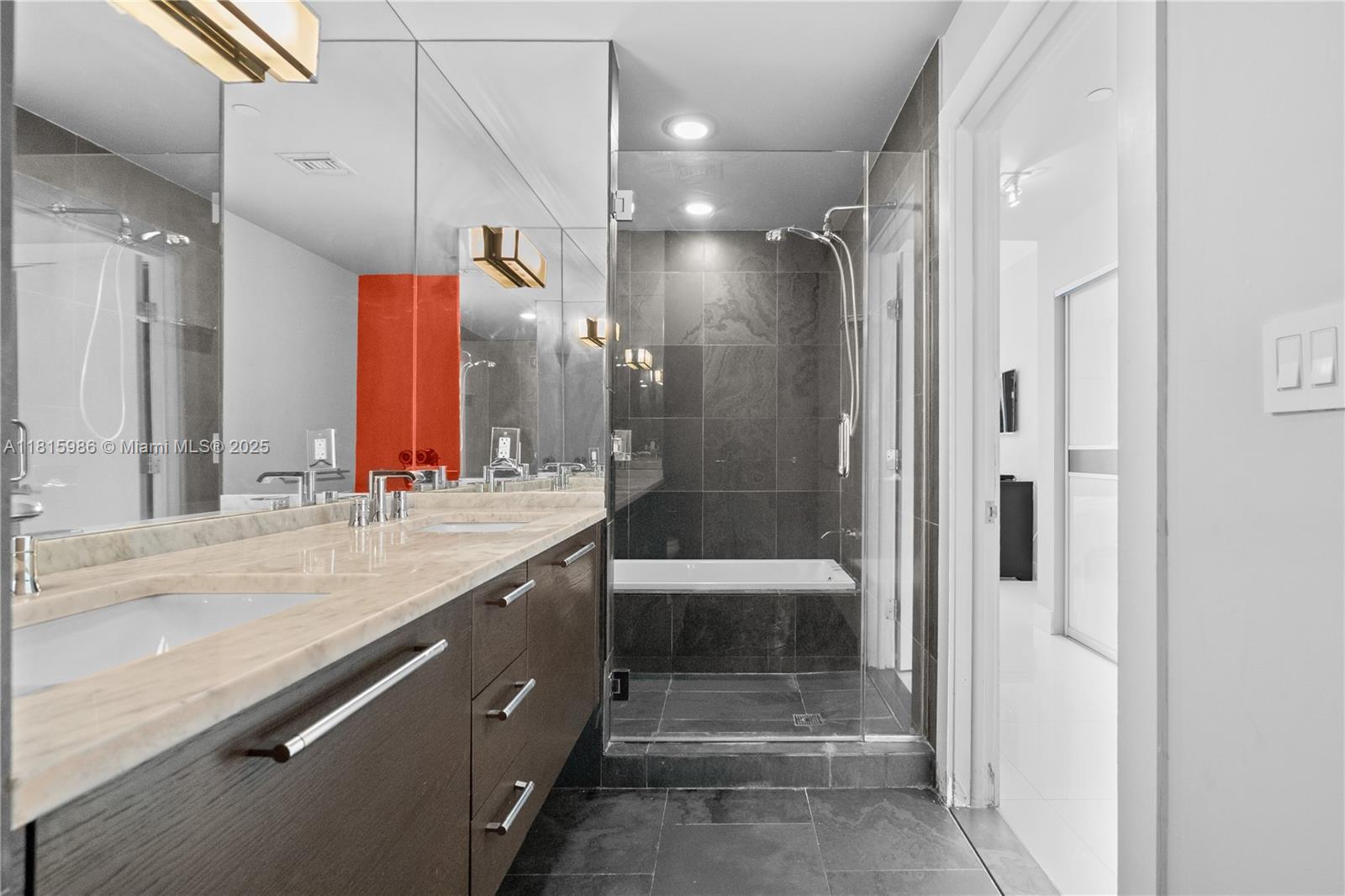 Building Photo - 900 Biscayne Blvd