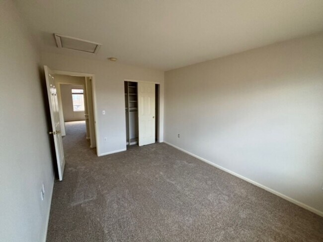 Building Photo - Beautifully Updated 3bd/2.5ba Home in Littleton