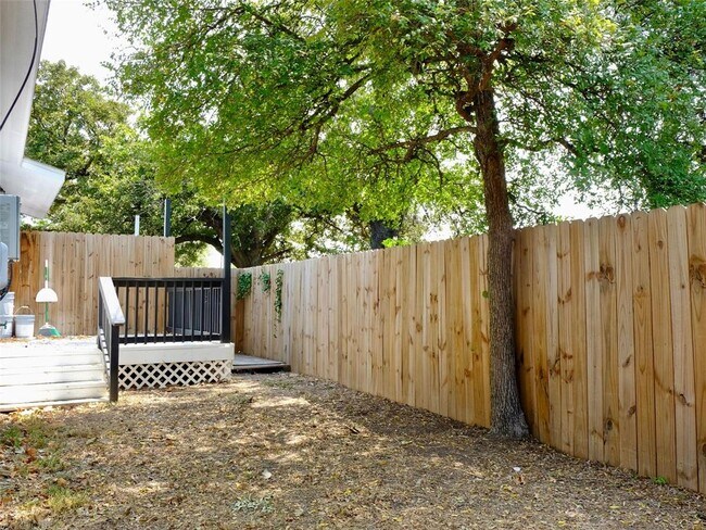 Building Photo - 1401 Marcus Pl