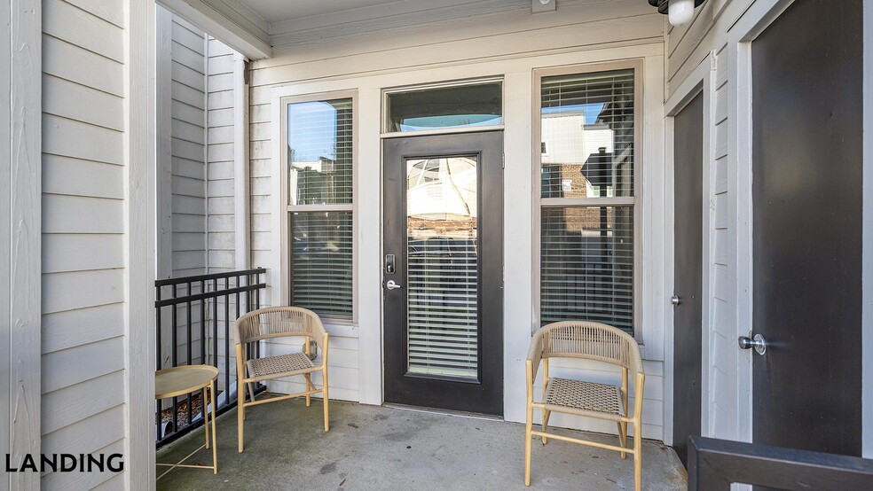 Building Photo - 10051 Perimeter Station Dr