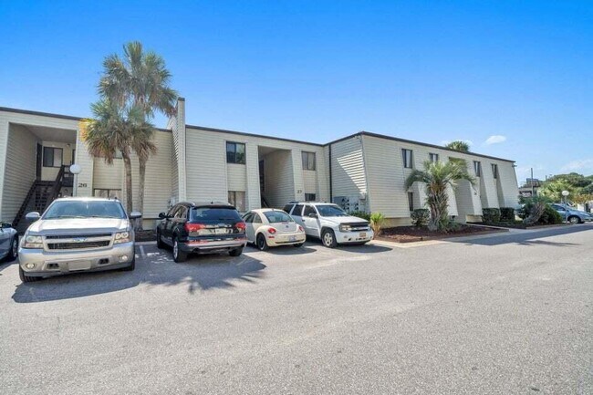 Building Photo - 308 Miracle Strip Pkwy SW