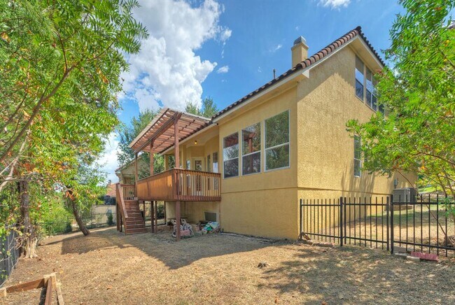 Building Photo - 3912 Coopers Hawk Cove