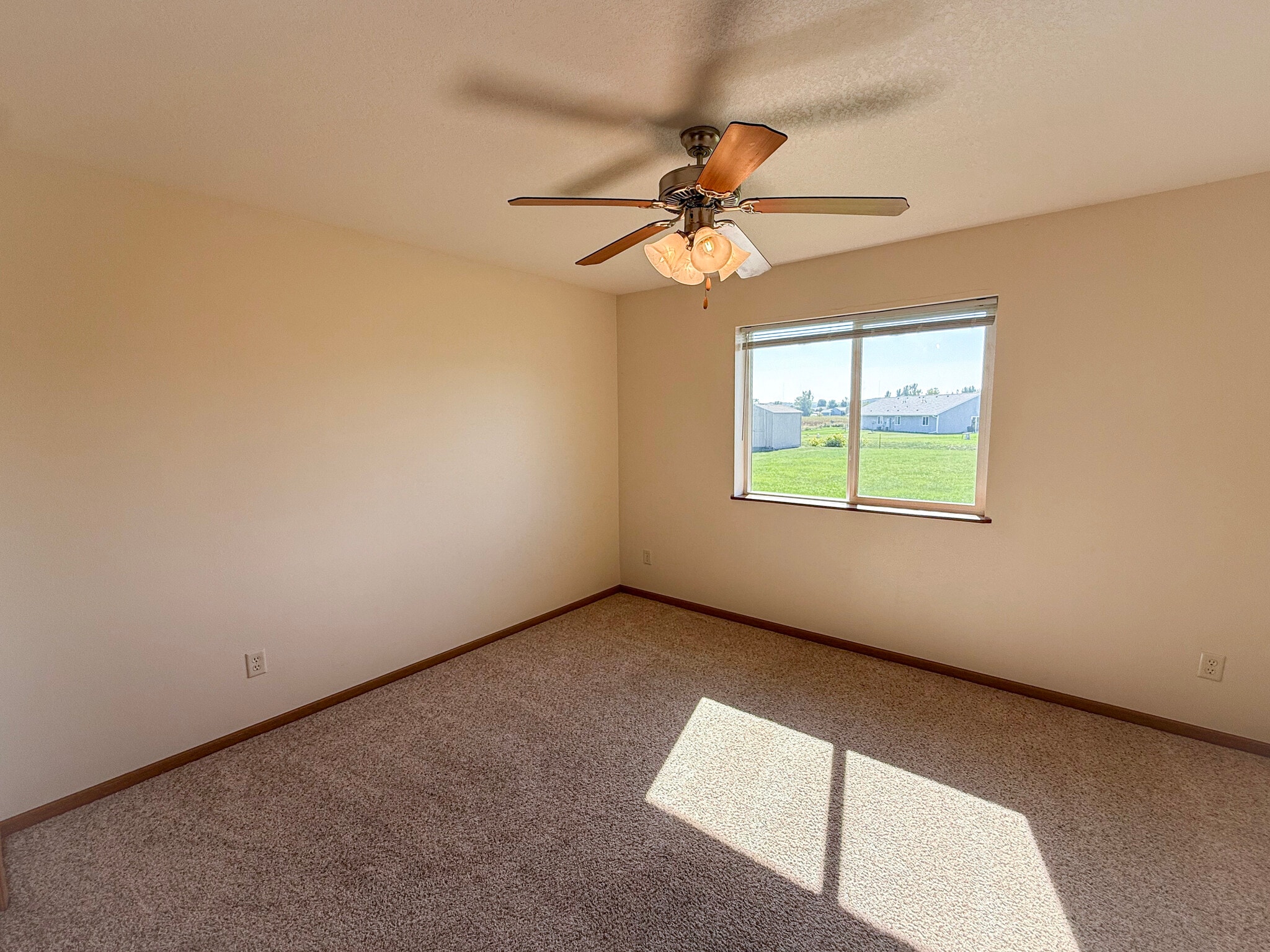 Building Photo - 13595 42nd Ave