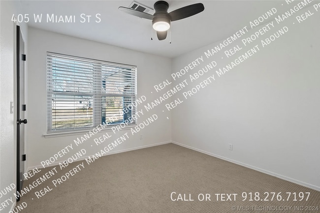Building Photo - 405 W Miami St
