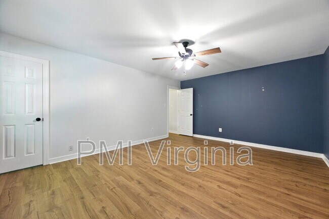 Building Photo - 94 4 Mile Tree