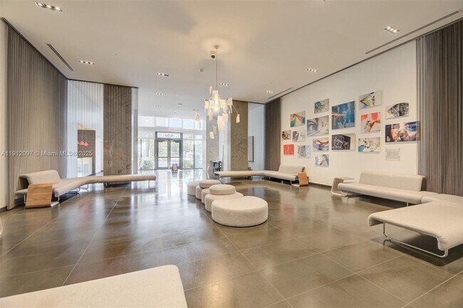 Building Photo - 1600 NE 1st Ave