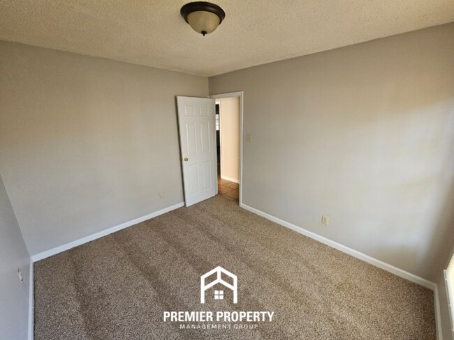 Building Photo - 6617 Rocky Park Dr