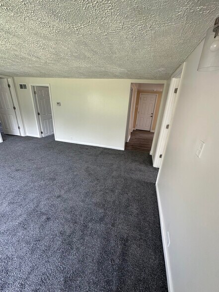 Building Photo - 409 Barron St