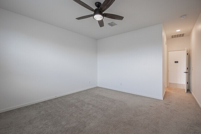 Building Photo - 12448 W Gardenia Ct