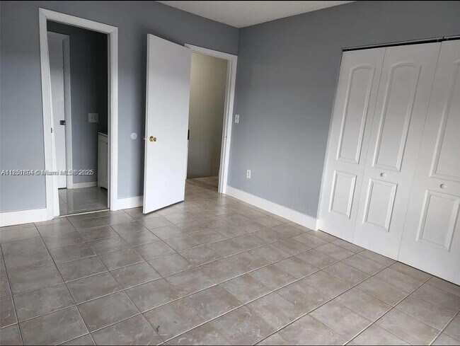 Building Photo - 5851 W 20th Ave