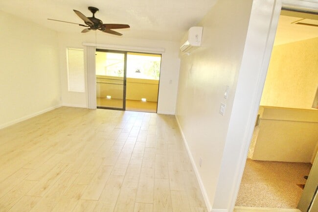Building Photo - Cat-Friendly Upgraded Unit Located A Half ...
