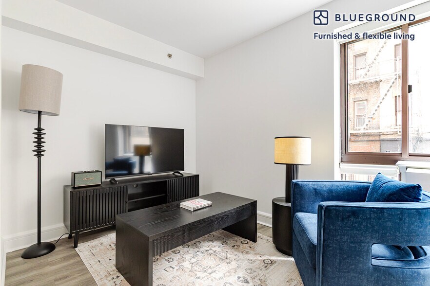 Primary Photo - 311 W 50th St