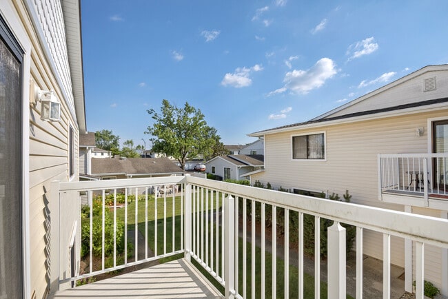 Building Photo - 717 Whitesail Dr