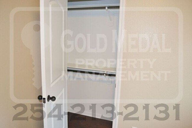 Building Photo - 1104 Grace Point Dr
