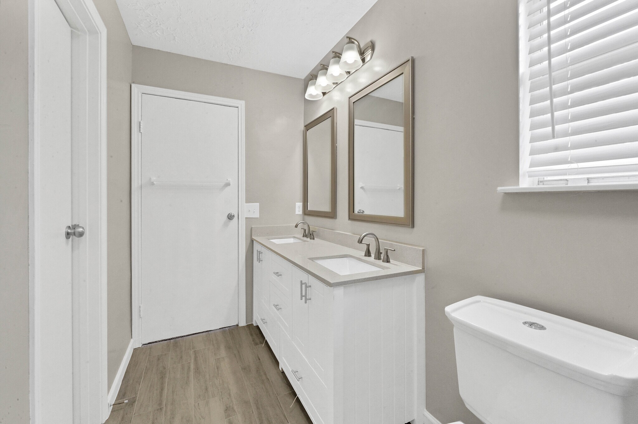 Master Bath - 1211 Sand Stone Dr