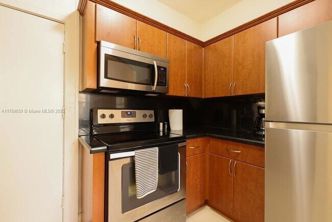Building Photo - 1753 SW 13th St