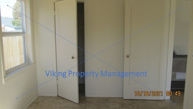 Building Photo - 555 SE 2nd St