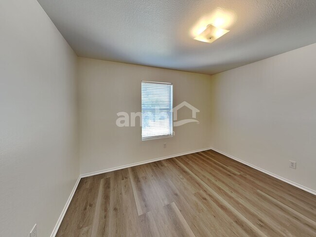 Building Photo - 4916 Water Ridge Ln