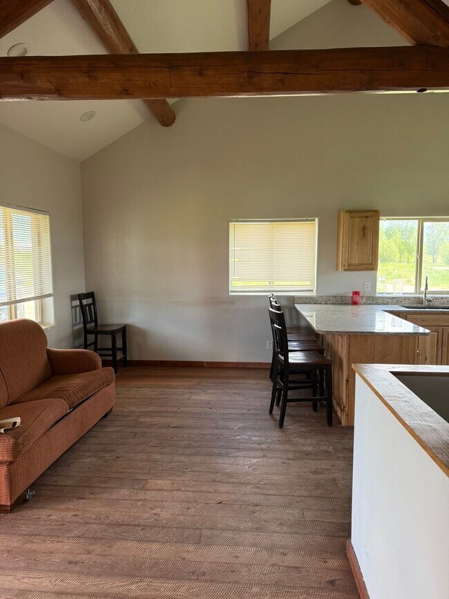 Building Photo - Beautiful Cabin in Victor
