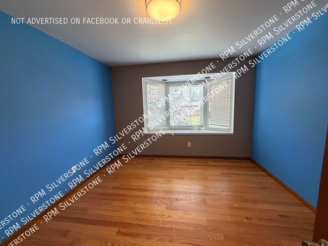 Building Photo - 869 Timberline Dr