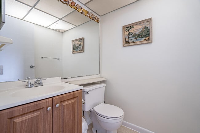 Building Photo - 467 Saxony Way