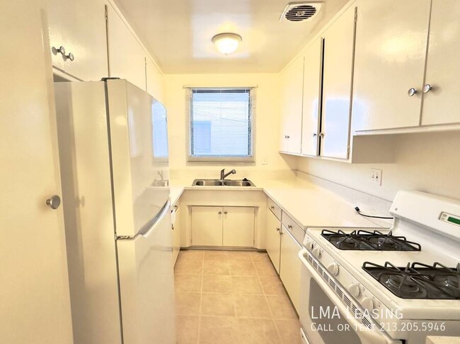 Building Photo - Charming 1-Bedroom Apartment in Prime Beve...