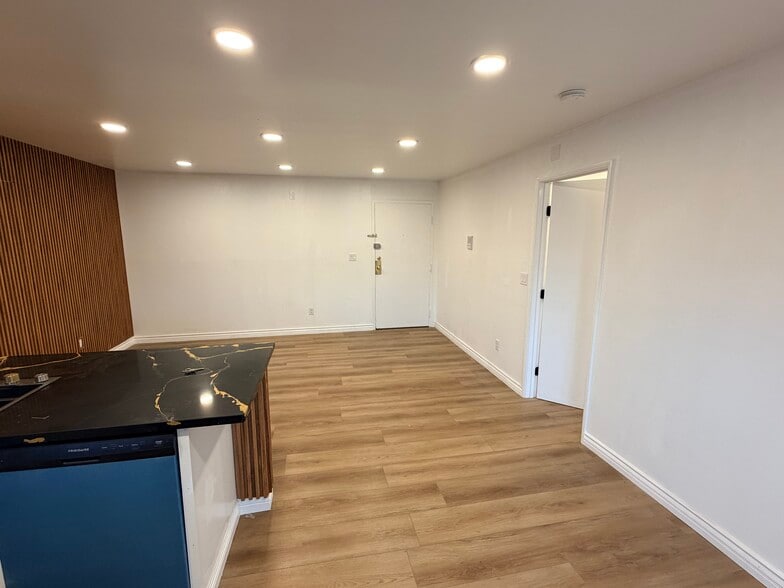 Building Photo - 18530 Hatteras St