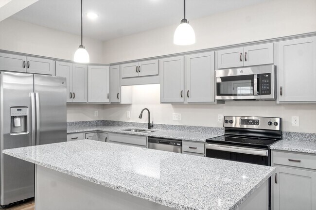 Building Photo - Pet Friendly Three Bedroom!