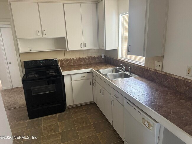 Building Photo - 2334 Rogero Rd