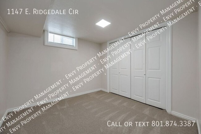 Building Photo - 1147 E Ridgedale Cir