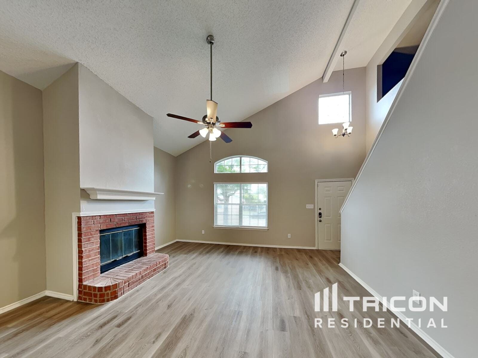 Building Photo - 404 Moss Hill Dr