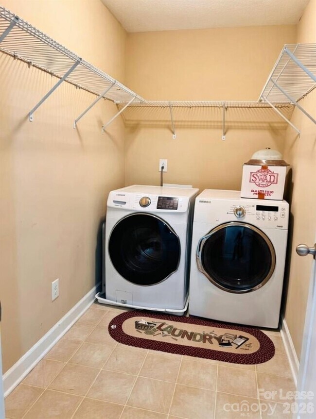 Building Photo - 119 Sand Spur Dr