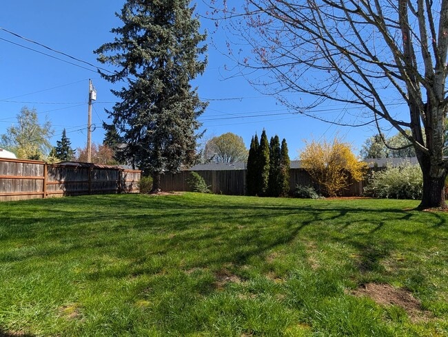 Building Photo - Great 3-Bed/1-Bath Home In Santa Clara Area!